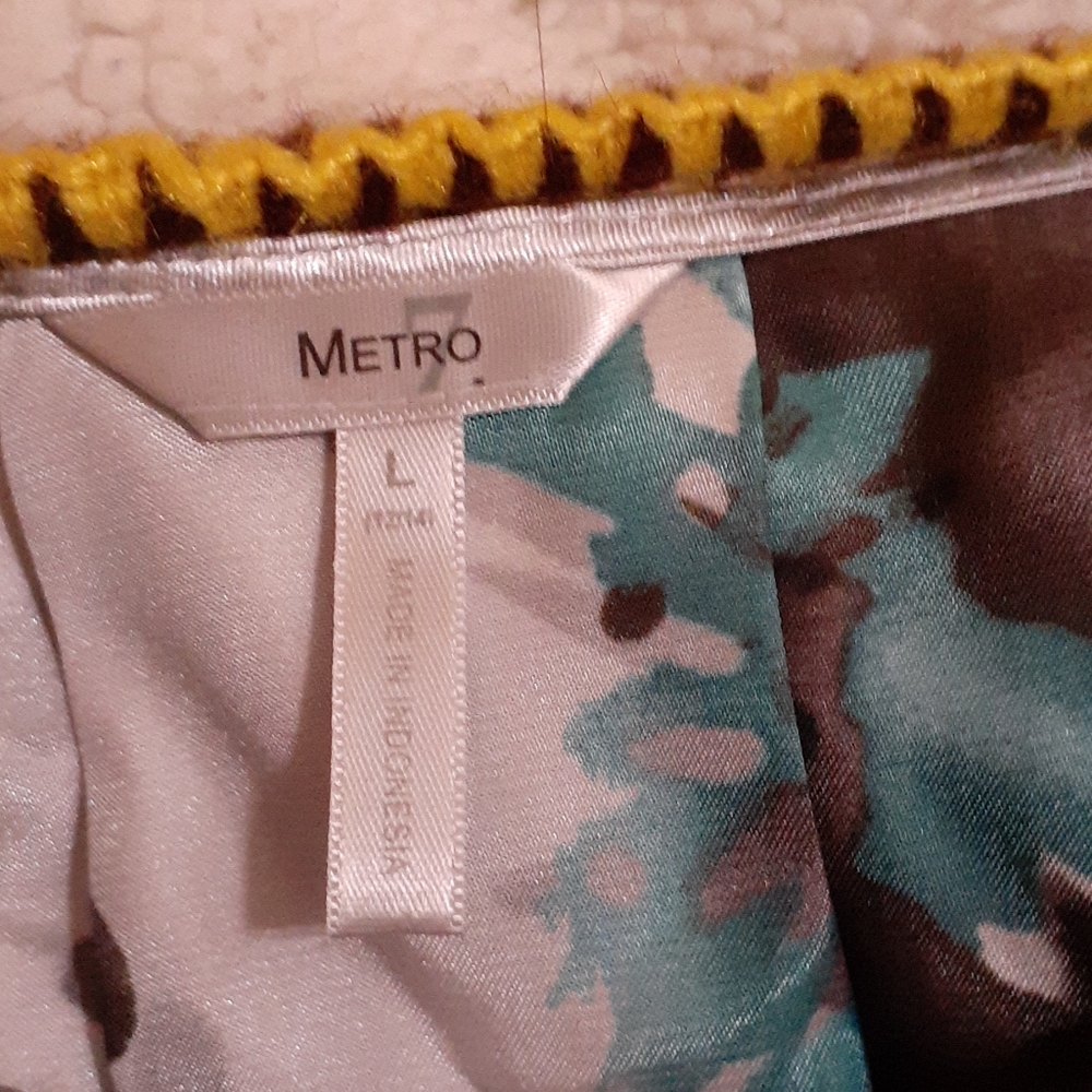 womens blouse - Picture 4 of 4